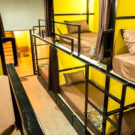Iris Hostel Чиангмай Екстериор снимка