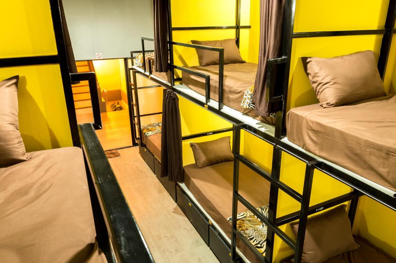 Iris Hostel Чиангмай Екстериор снимка