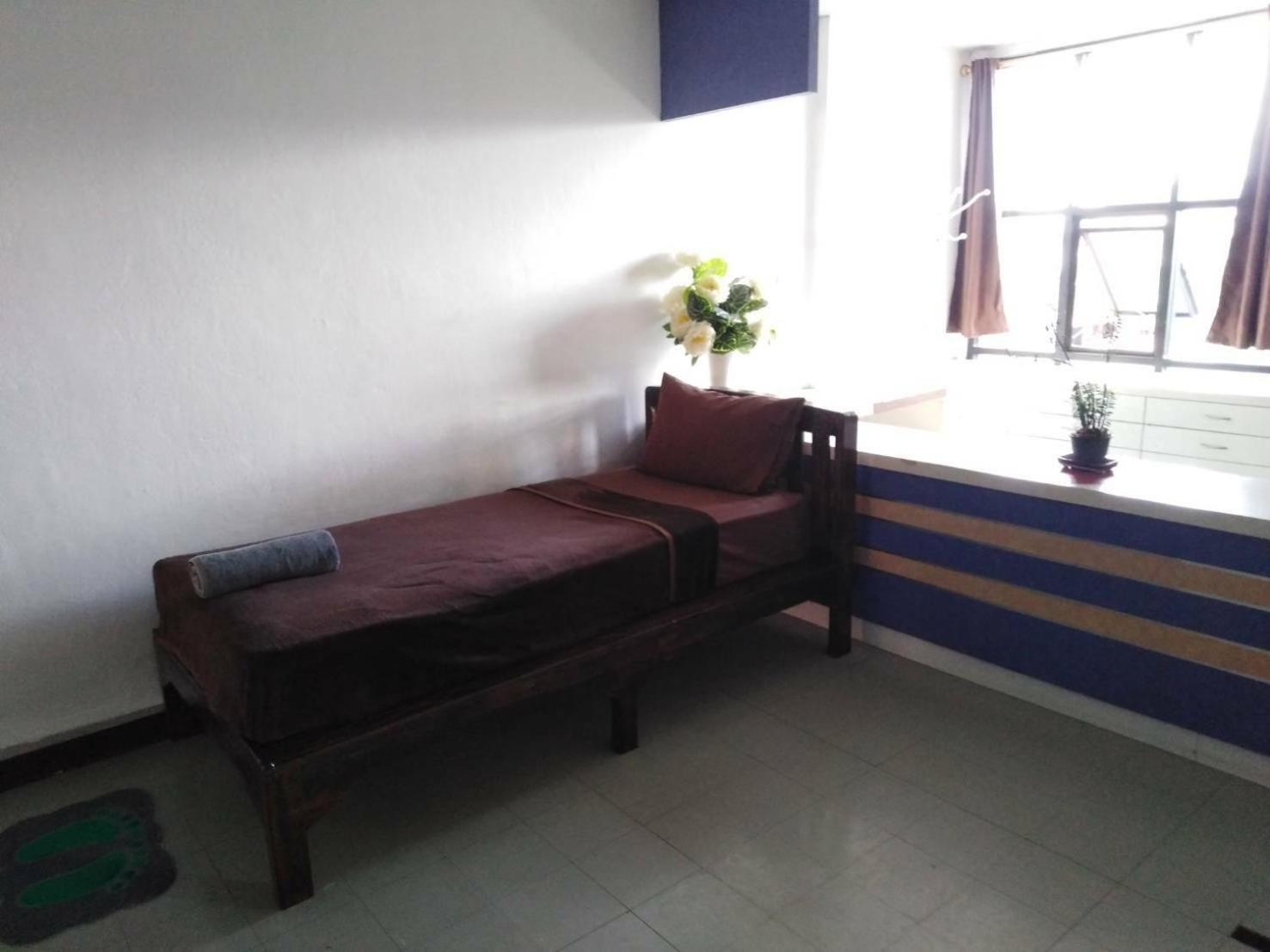 Iris Hostel Чиангмай Екстериор снимка