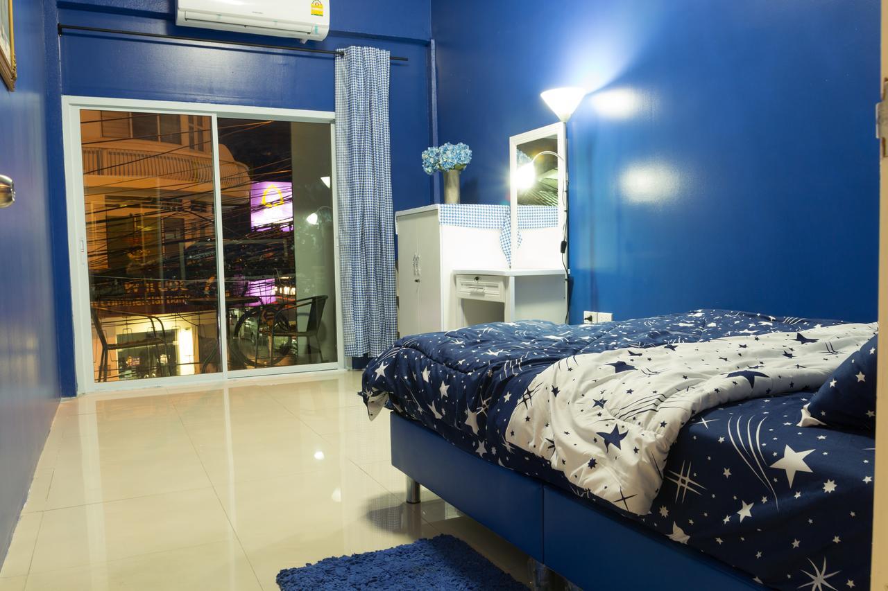 Iris Hostel Чиангмай Екстериор снимка