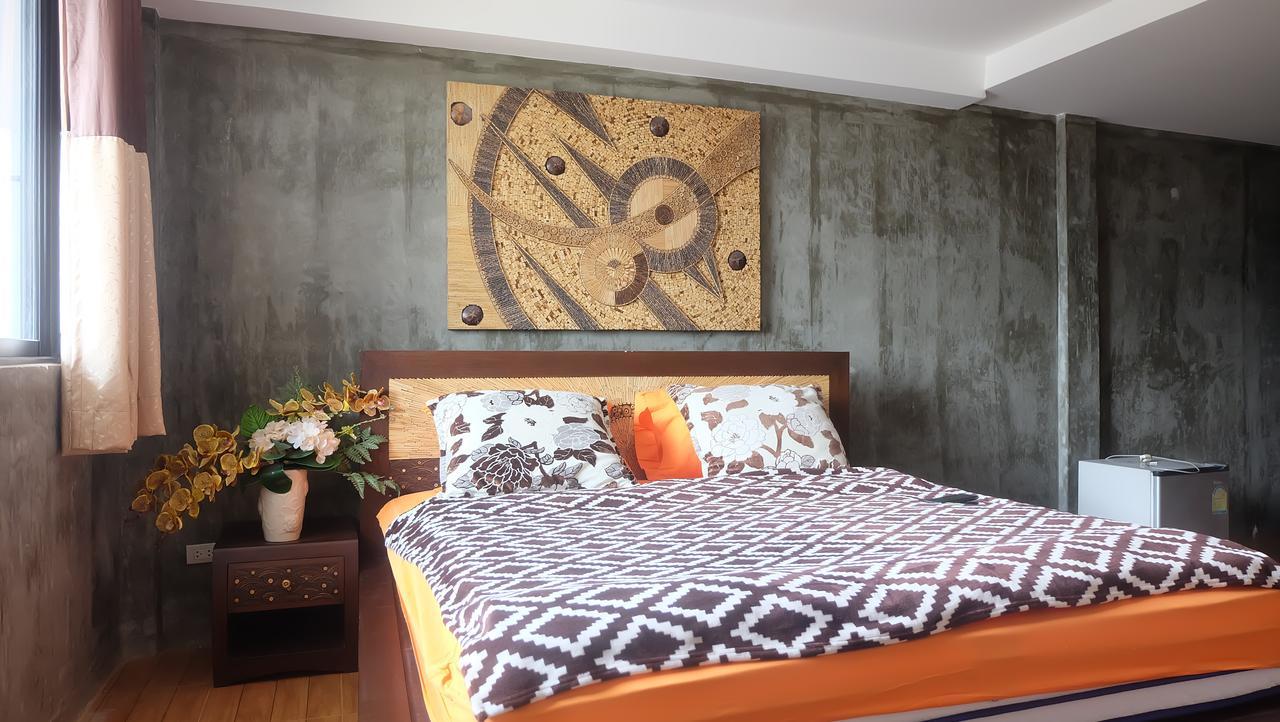 Iris Hostel Чиангмай Екстериор снимка