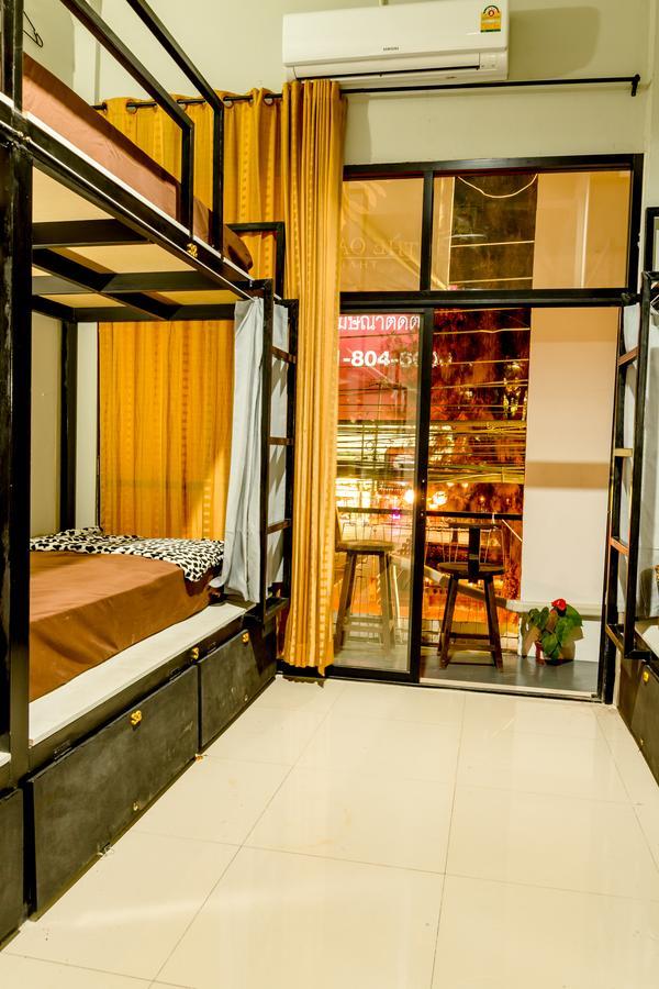Iris Hostel Чиангмай Екстериор снимка