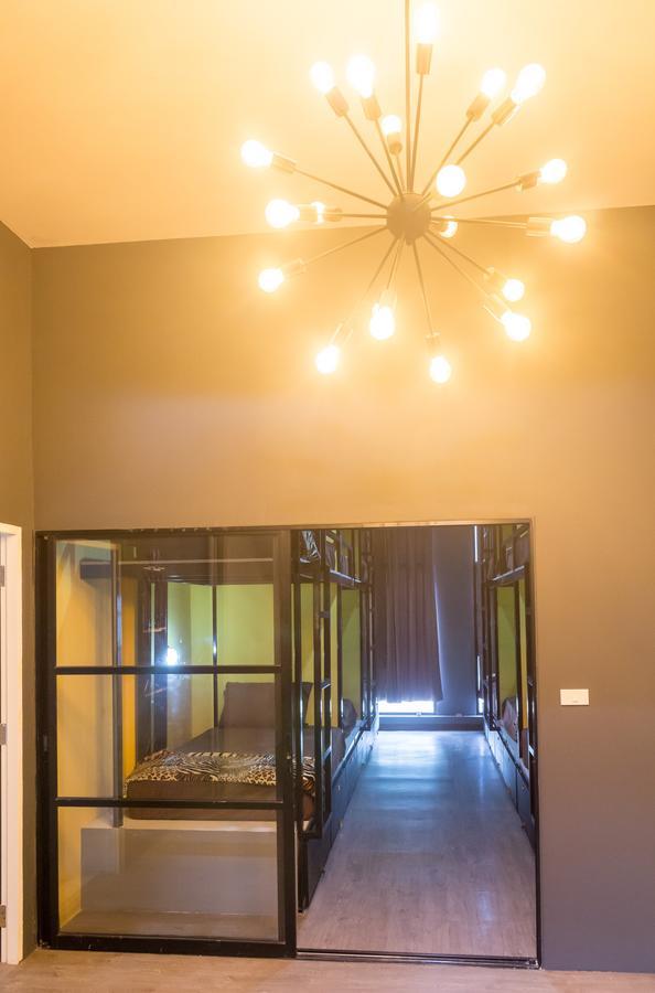 Iris Hostel Чиангмай Екстериор снимка