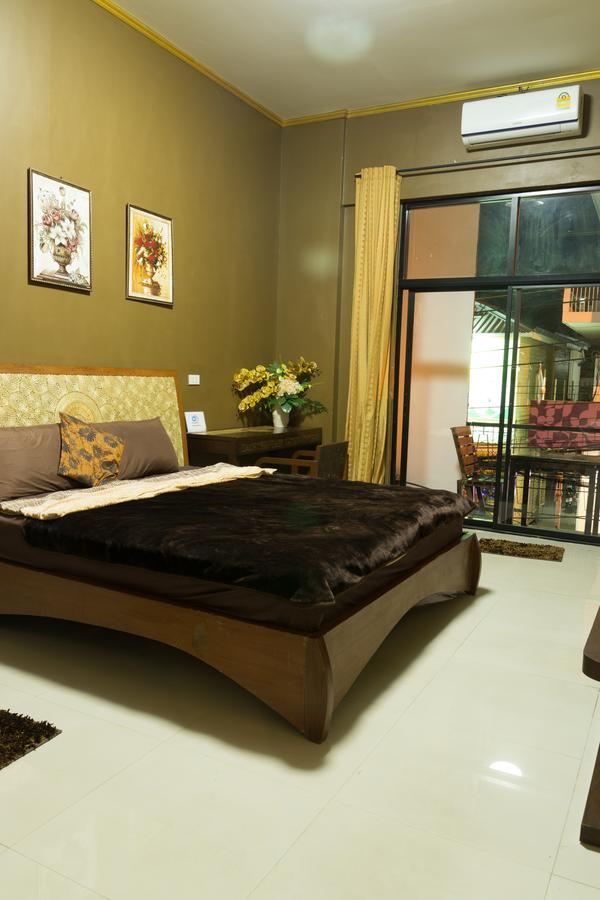Iris Hostel Чиангмай Екстериор снимка