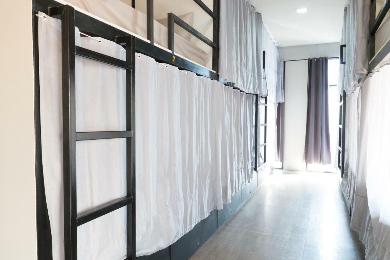 Iris Hostel Чиангмай Екстериор снимка